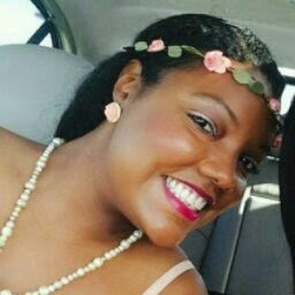 Meet your Posher, Stephanie - Picture 1 of 1